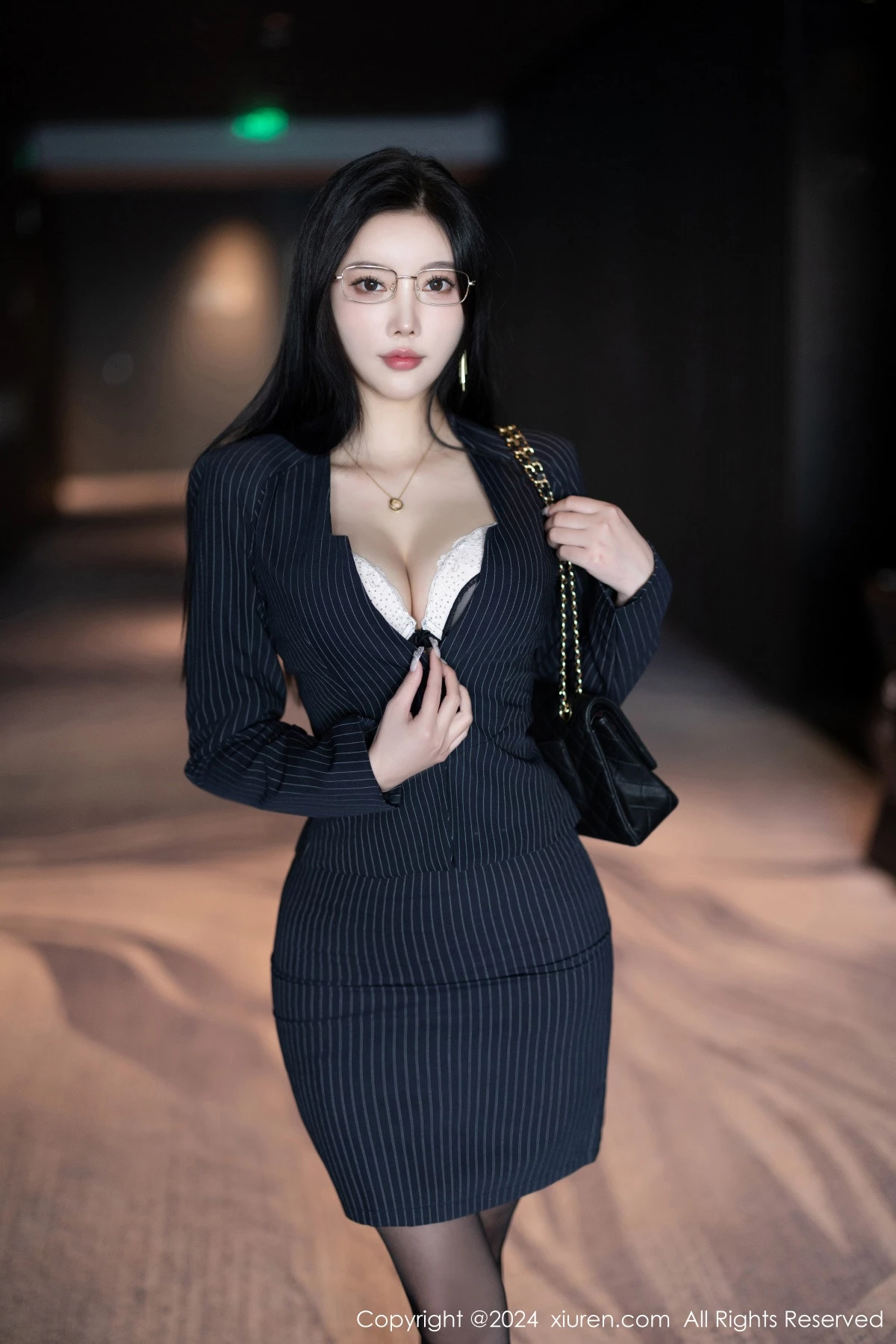[XiaoYu画语界]第1188期杨晨晨写真  第1张-《94零社区》