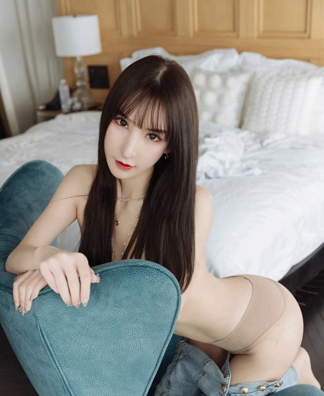 周于希Sandy牛仔裤超大美臀嫩白大奶诱惑肉丝袜  第17张-《94零社区》