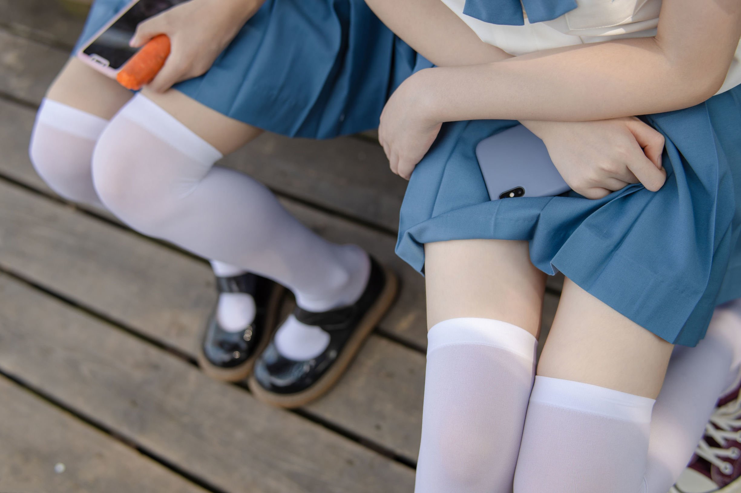 [森萝财团] JKFUN-025 默陌&Aika 80D白丝过膝袜  第75张-《94零社区》